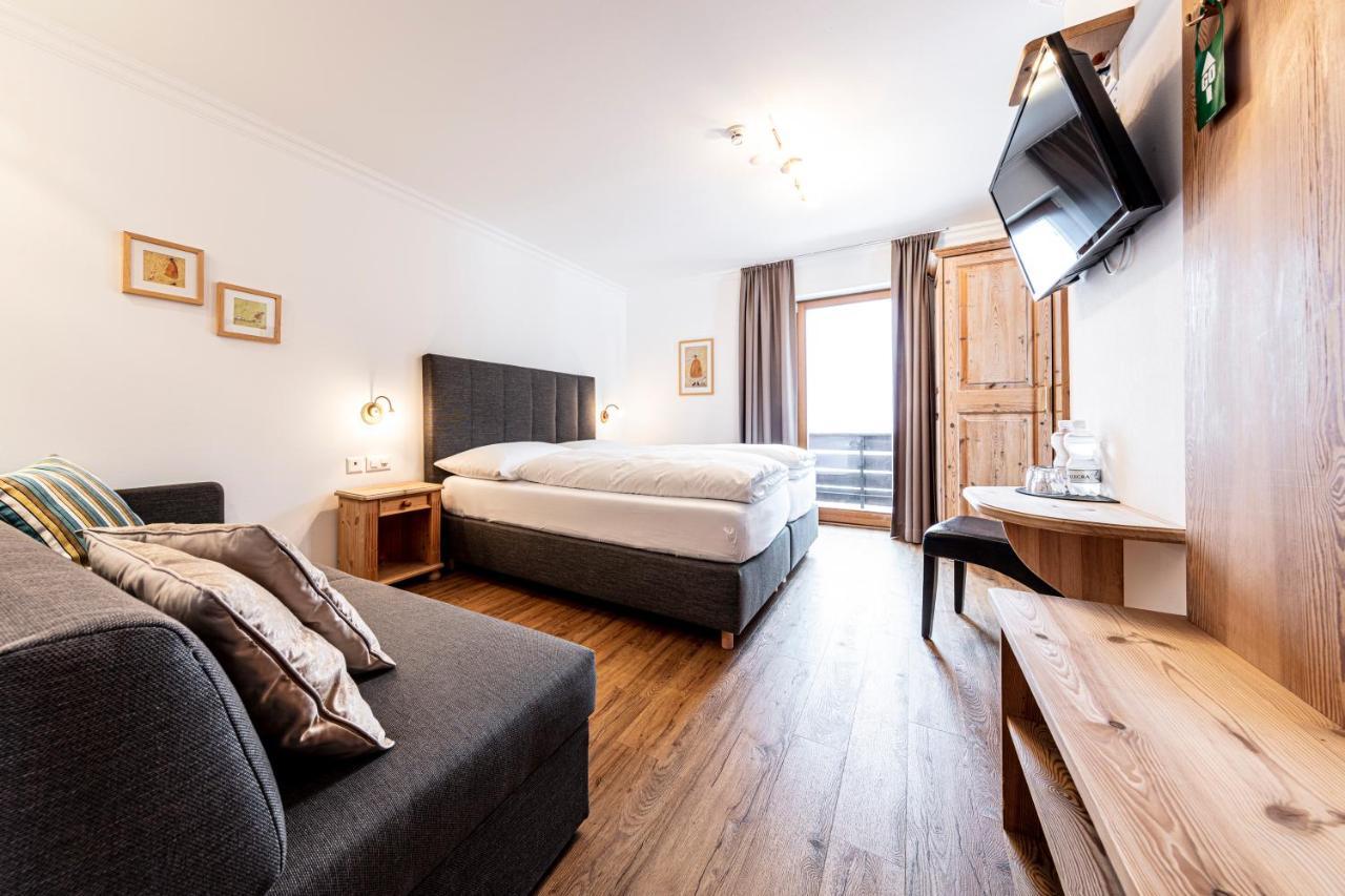 Hotel Filli Scuol Exteriör bild
